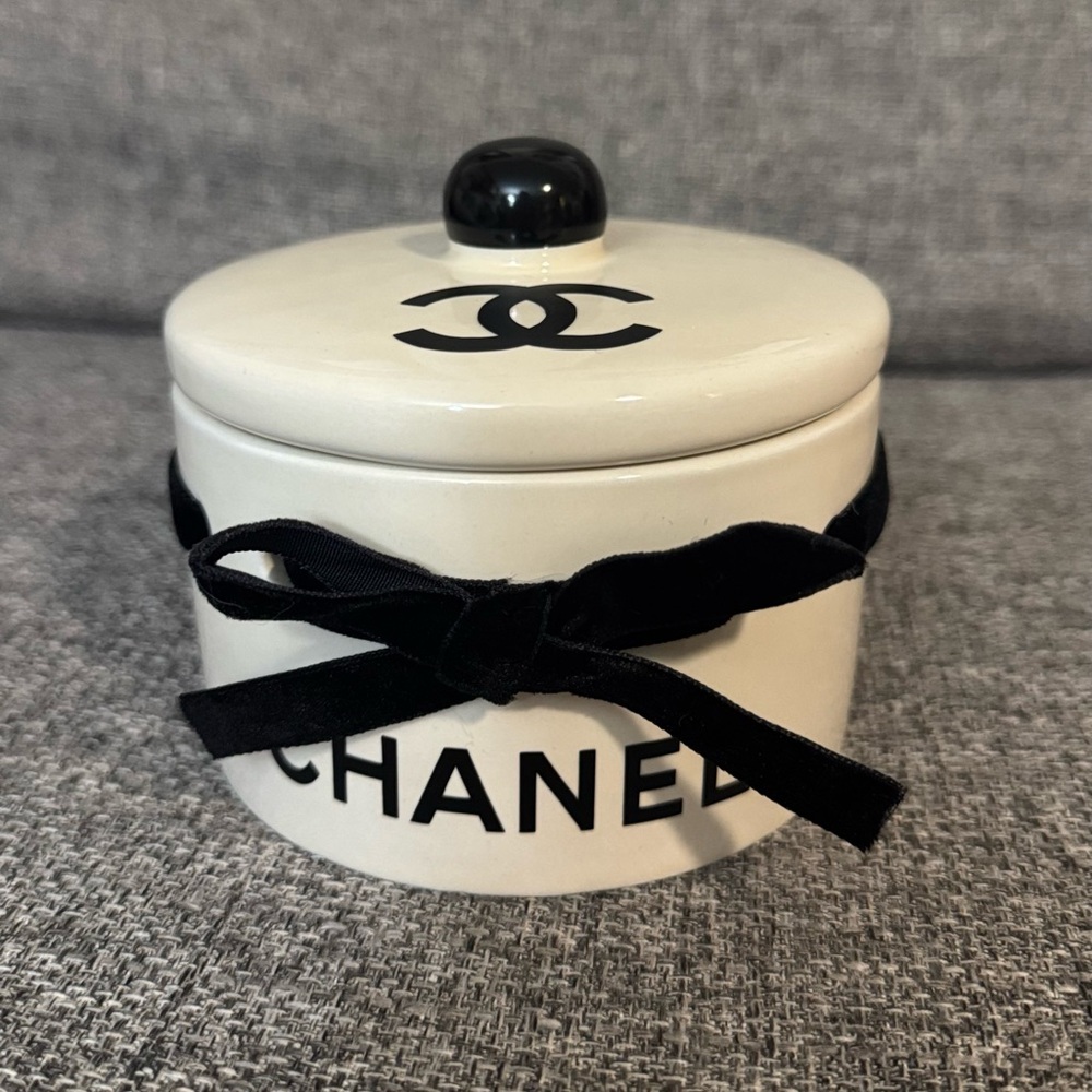 Chanel jewelry holder with Black Ribbon ❗️LAST FEW❗️ will NOT restock❗️ - Picture 6 of 7